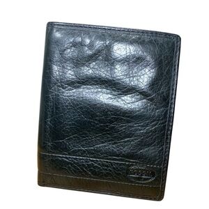 Fossil Black Leather Bi-Fold Passport Holder Wallet Card Slits Zip Pocket Travel